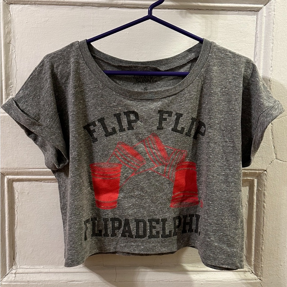 FLIPADELPHIA oversized crop top size small